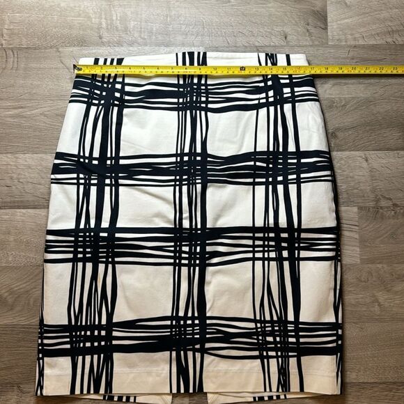 Express Design Studio High-Waist Skirt. Size 12. Lined skirt. - Picture 5 of 6